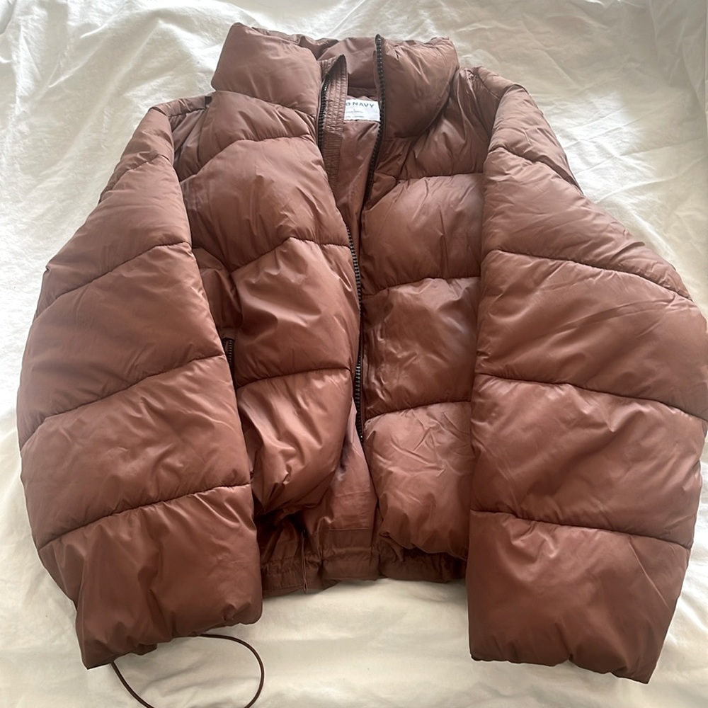 Old Navy (size L) quilted puffer coat used once. Great style for the fall.